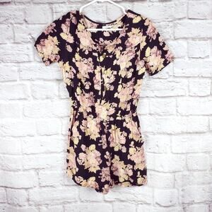 Kimchi Blue floral romper size small